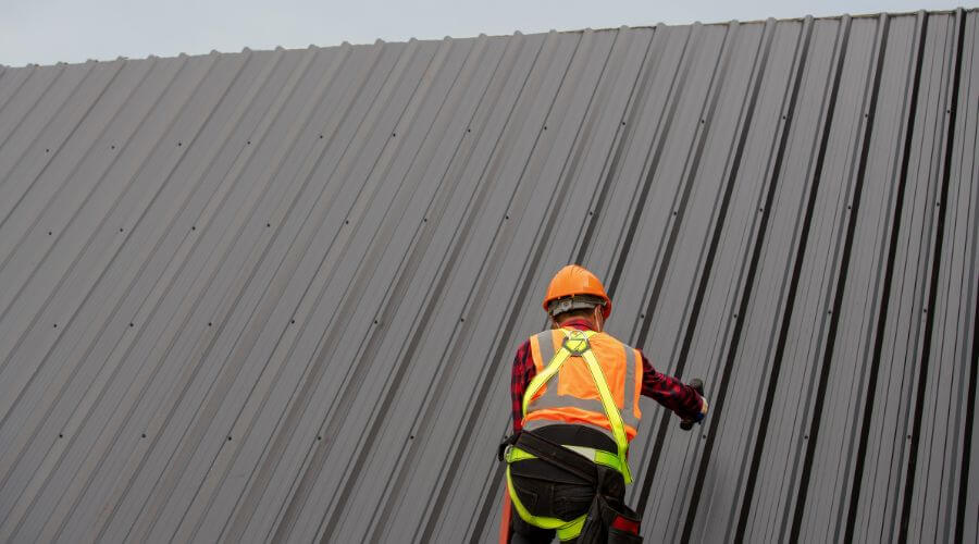 Professional gutter cleaning in Dorchester, IA